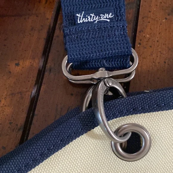 Thirty One Canvas Crew - Picture 3 of 9